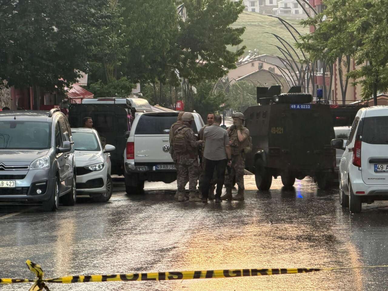 Önce kardeşini, sonra polisi vurdu! Dehşet operasyonla son buldu 6